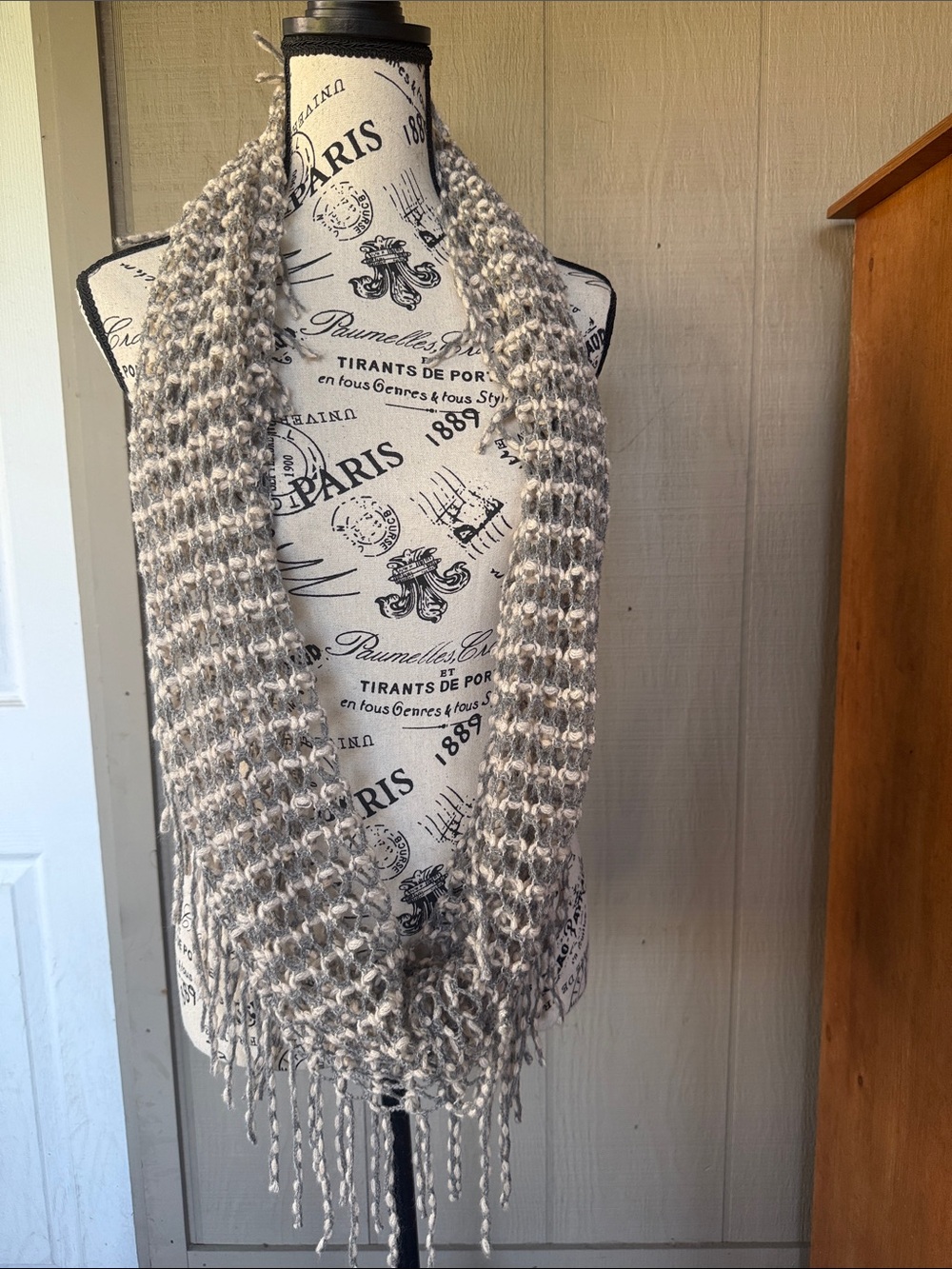 Two-Tone Chunky Knit Fringe Infinity Scarf - Gray & Cream - Picture 2 of 3